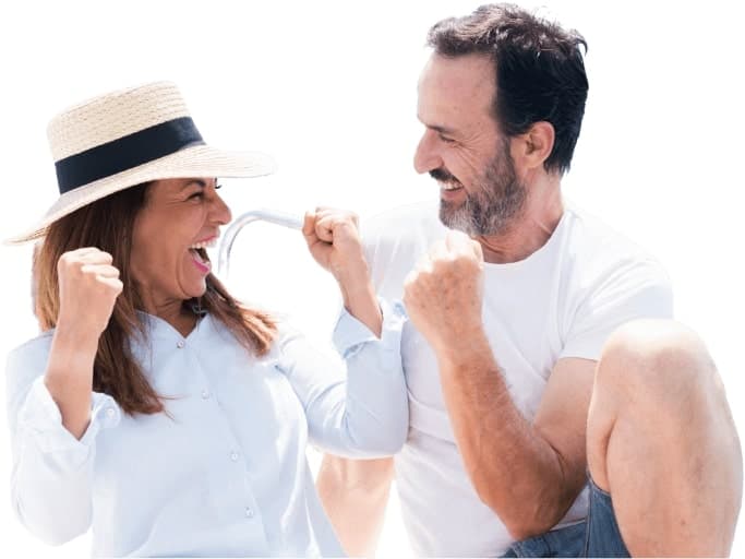 Couple heureux de leur épargne avec Bataux